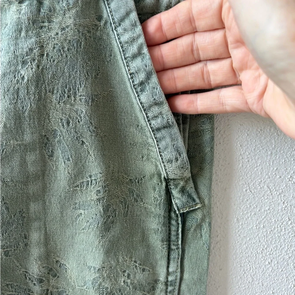Anthropologie The Wanderer Pants‎ Size 31 Sage Green Jacquard Palm Tree Print